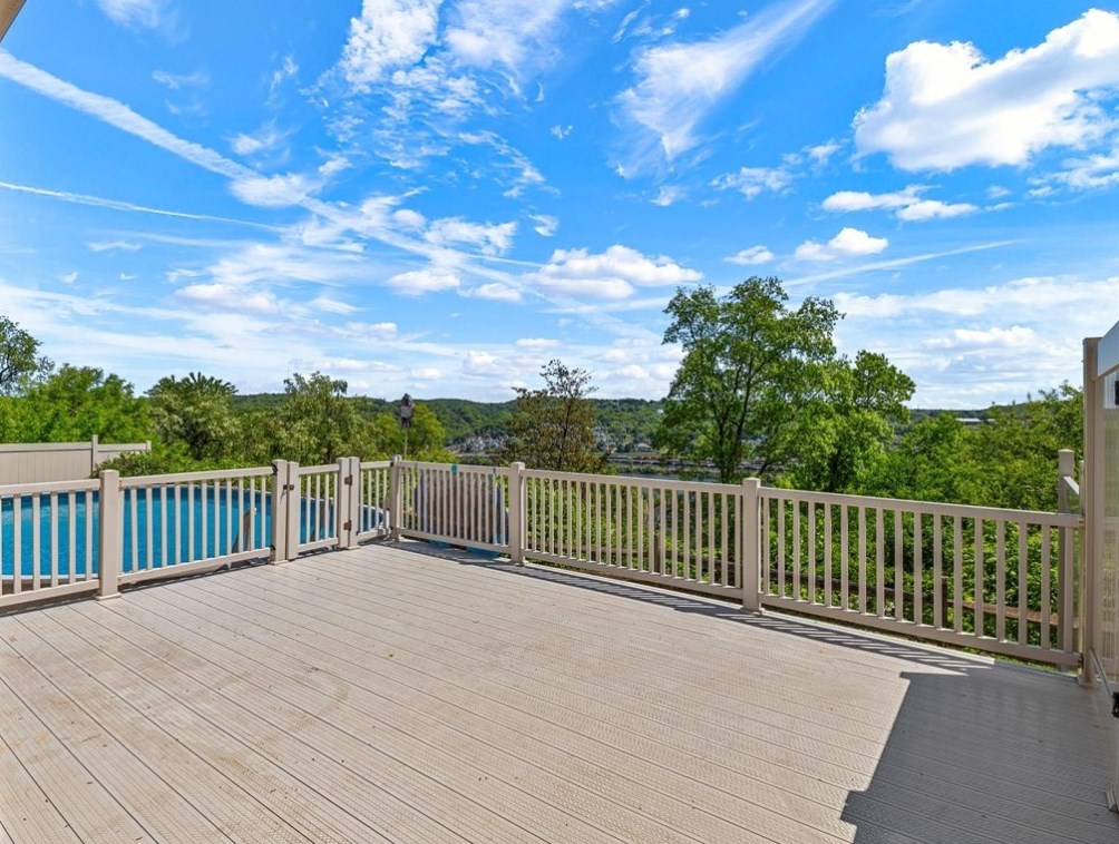 2711 Front St, Monaca PA 15061-1222 exterior