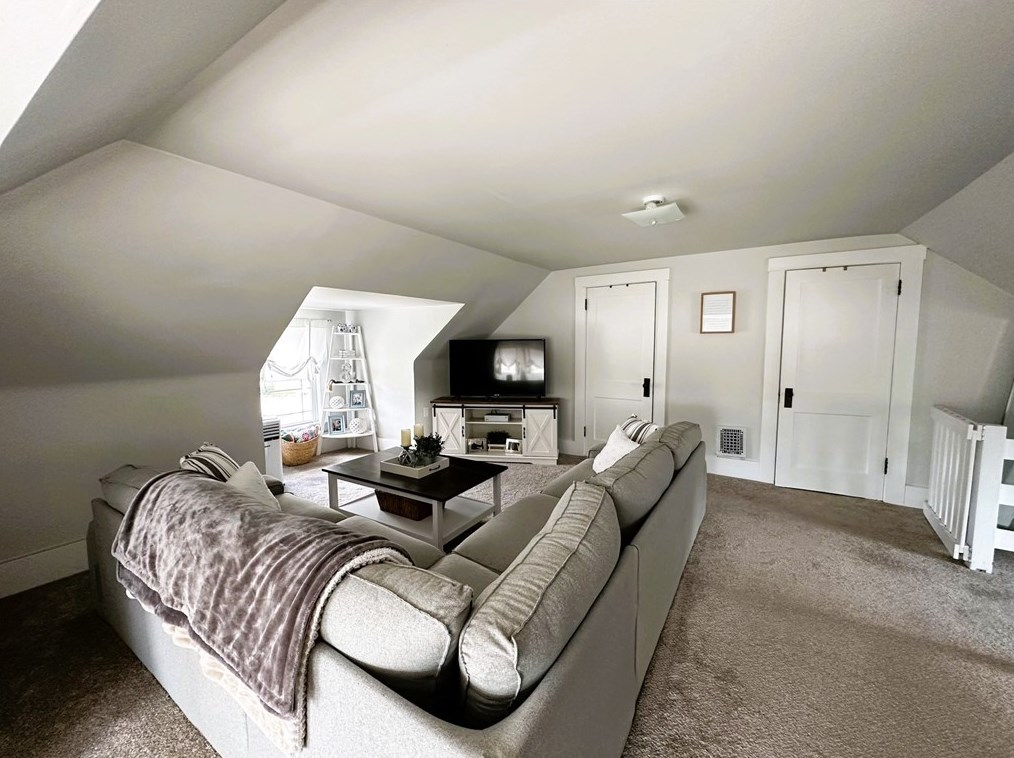 606 Clayton St, New Castle PA 16102-1242 exterior