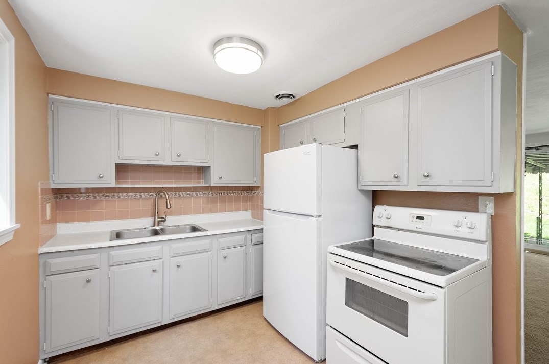 409 Elias Dr, Pittsburgh PA 15235-1711 exterior