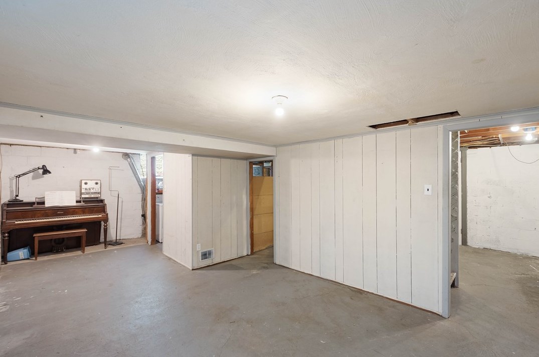 409 Elias Dr, Pittsburgh PA 15235-1711 exterior