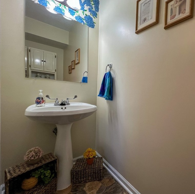 107 Stoneridge Blvd, Butler PA 16001-6691 exterior