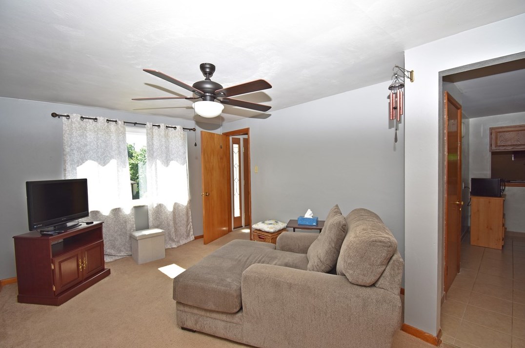 4717 Mckee Dr, Pittsburgh PA 15236-2471 exterior