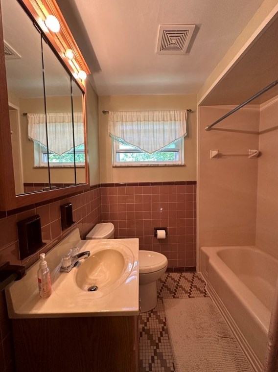 4717 Mckee Dr, Pittsburgh PA 15236-2471 exterior