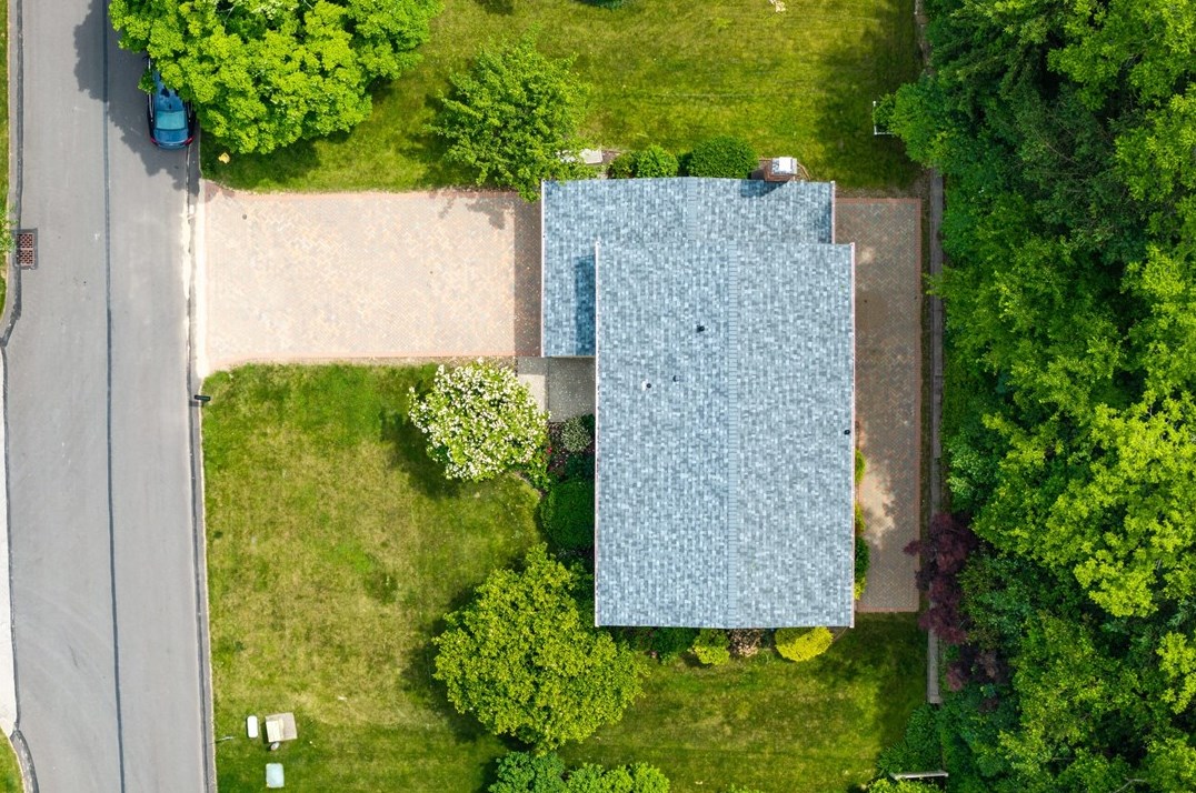 1301 Manor Dr, Pittsburgh PA 15236-4556 exterior