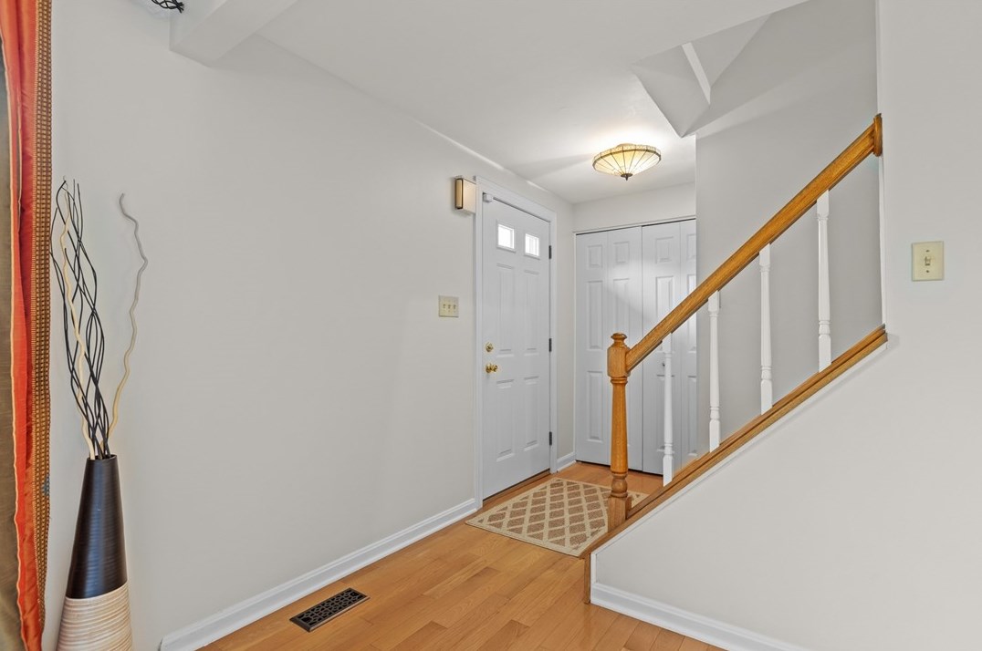 1301 Manor Dr, Pittsburgh PA 15236-4556 exterior