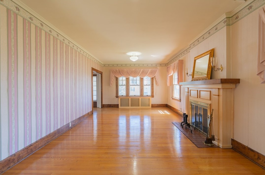 214 College Ave, Grove City PA 16127-1207 exterior