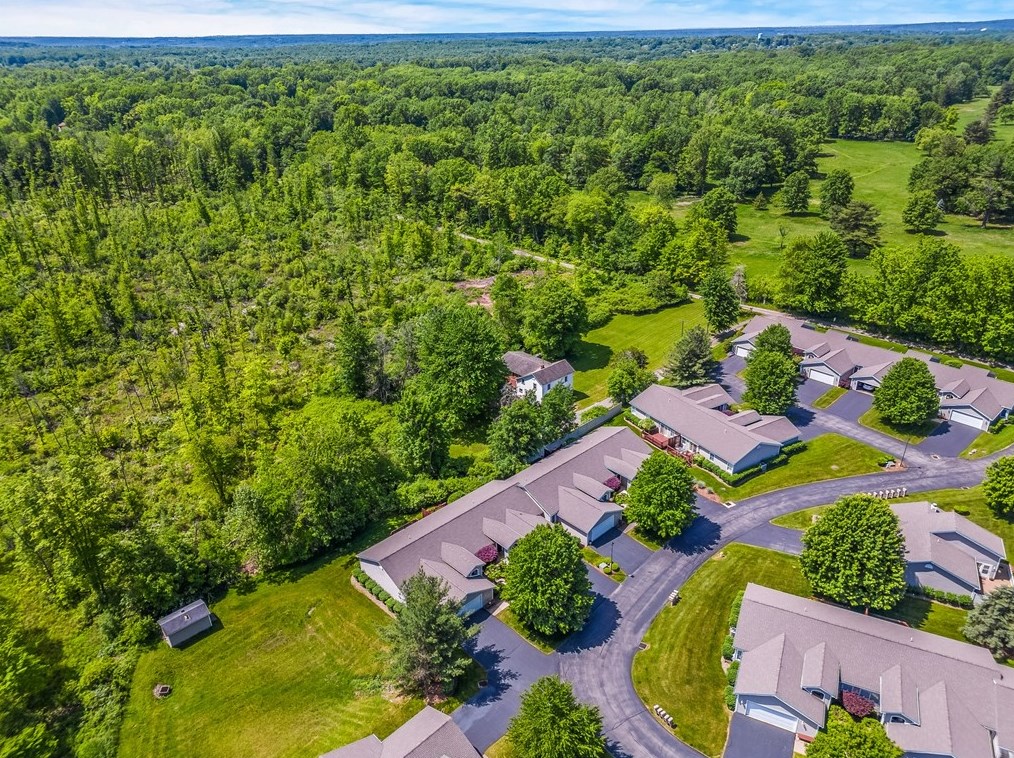 50 Golfwood Dr, Hermitage PA  16148-3954 exterior