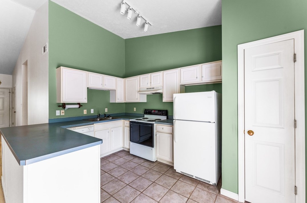 50 Golfwood Dr, Hermitage PA  16148-3954 exterior