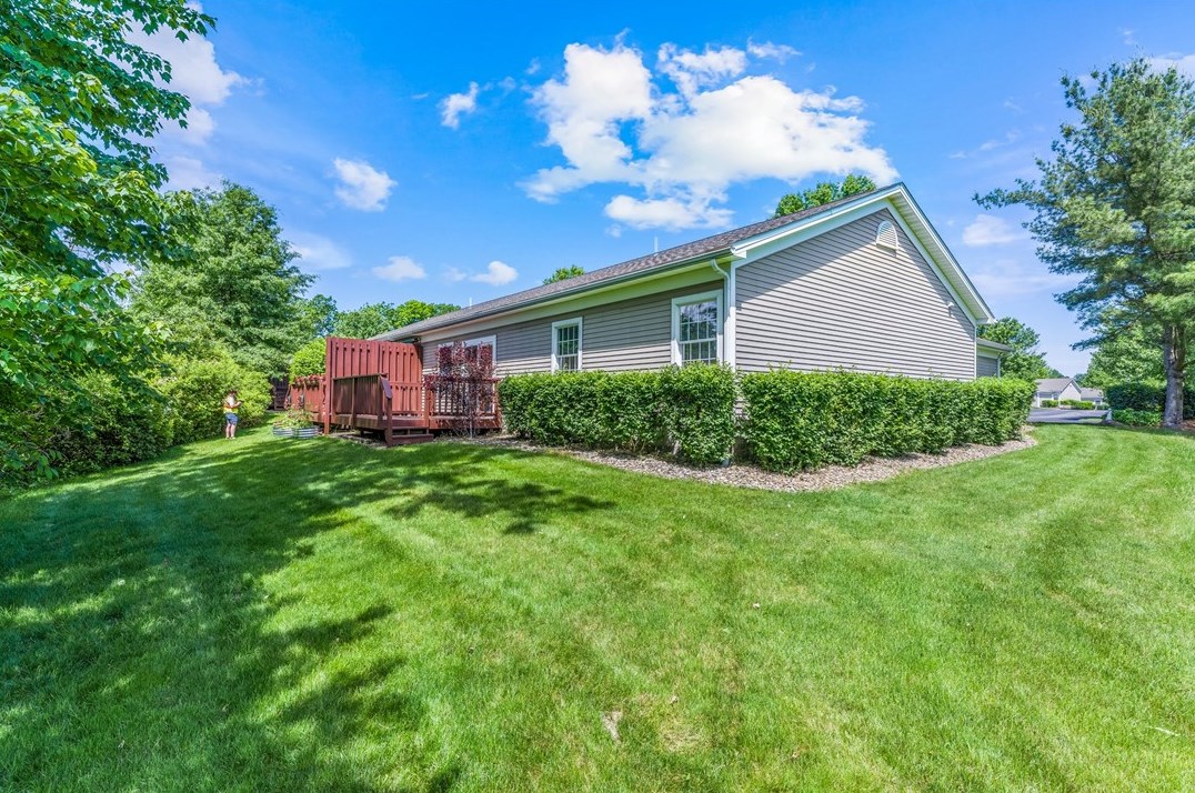 50 Golfwood Dr, Hermitage PA  16148-3954 exterior