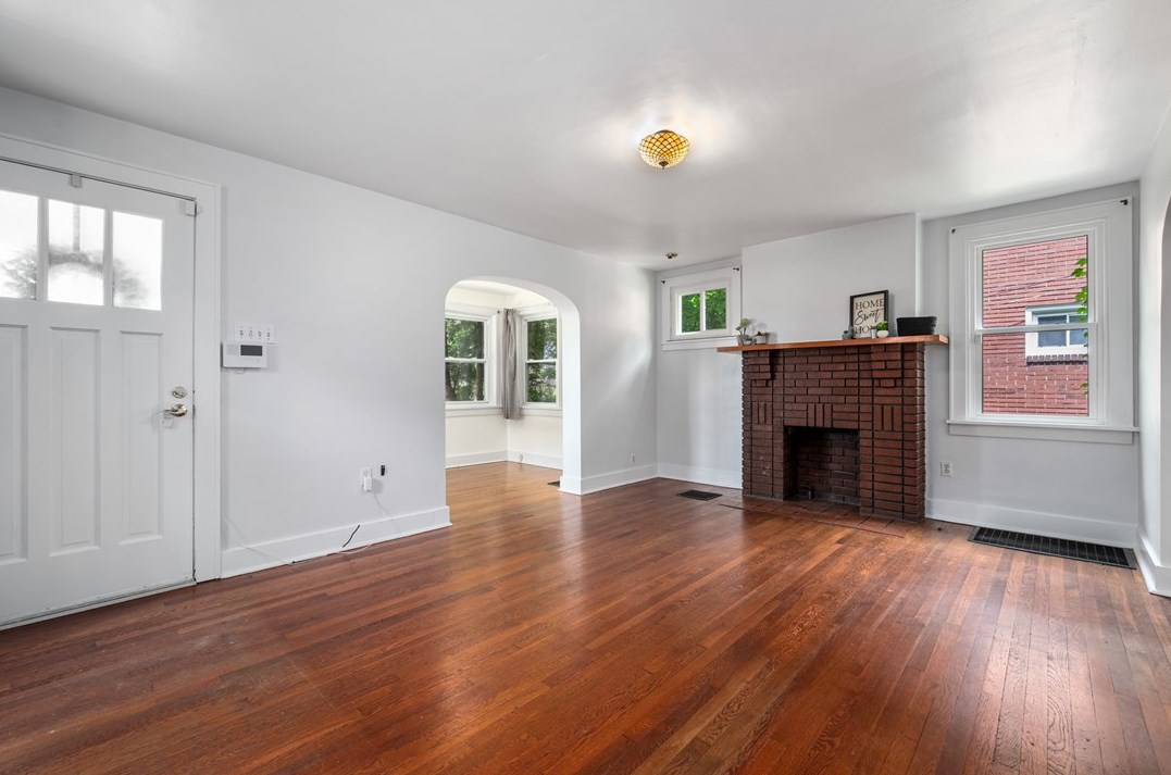 7914 Newmeyer St, Pittsburgh PA 15218-1828 exterior