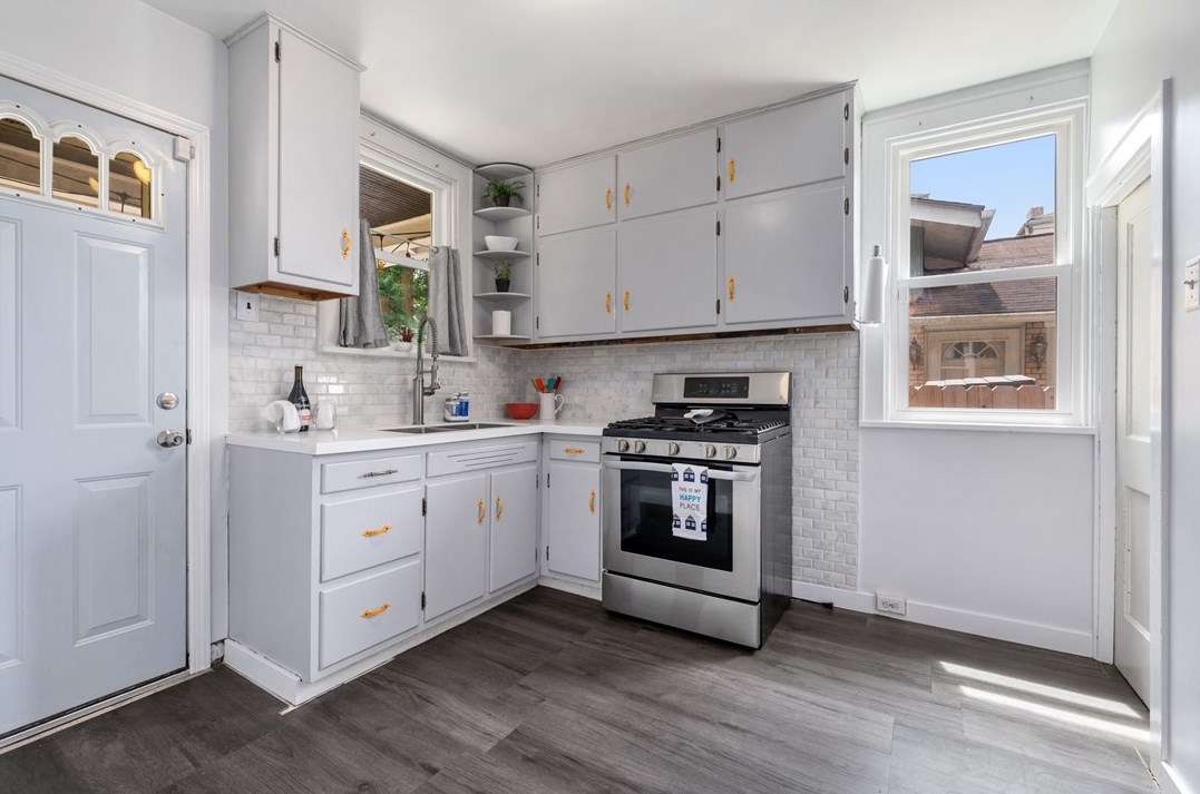 7914 Newmeyer St, Pittsburgh PA 15218-1828 exterior