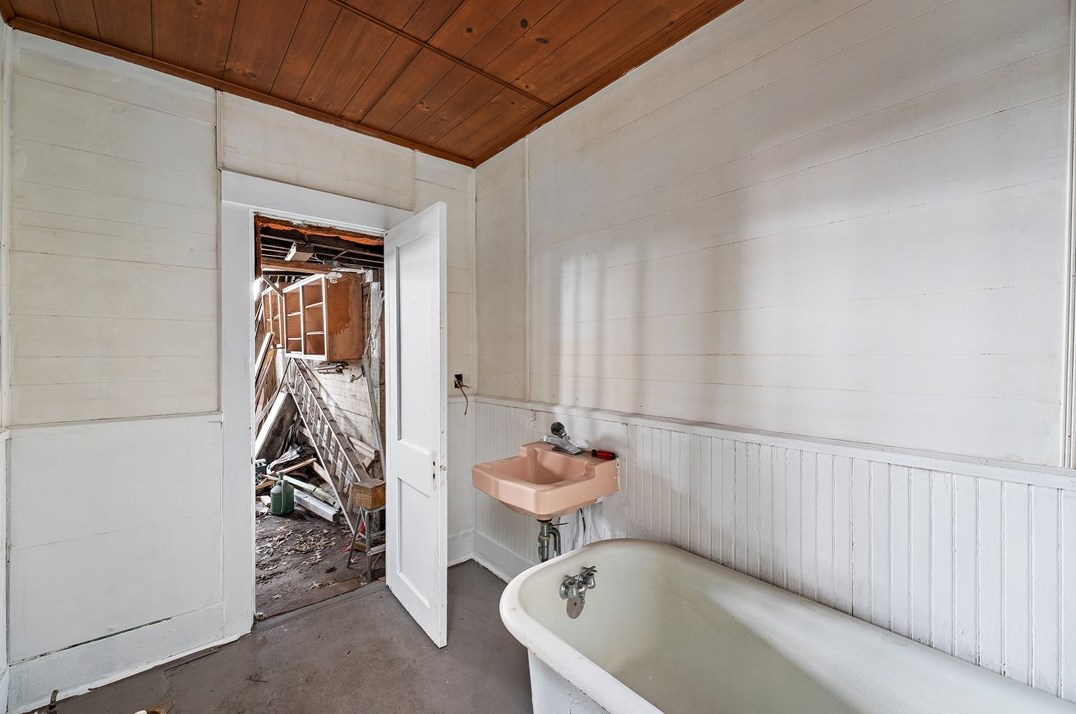 271 14th St, Ambridge PA 15003-4202 exterior