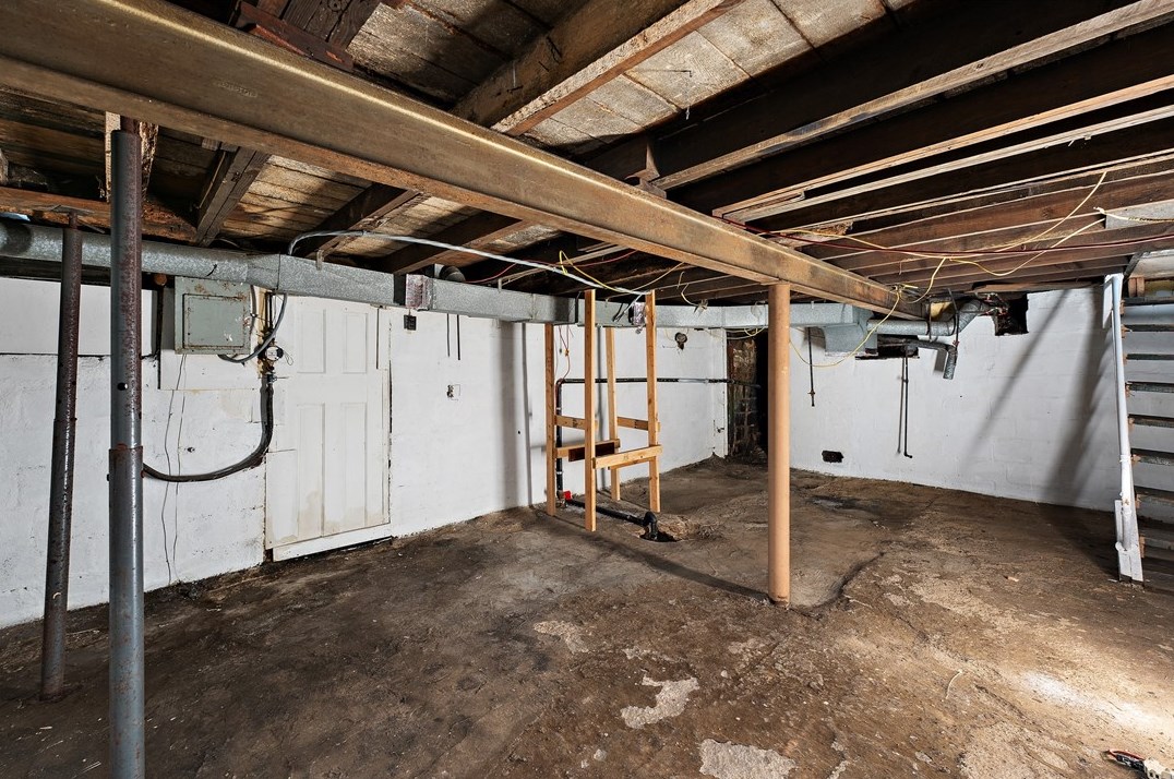 271 14th St, Ambridge PA 15003-4202 exterior