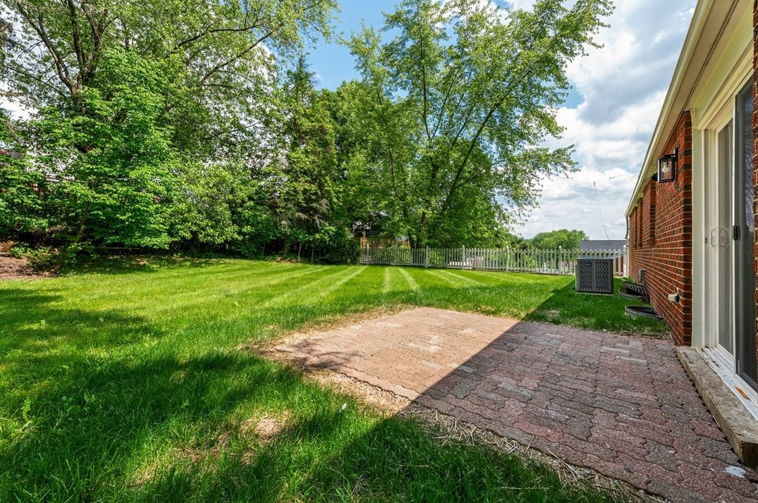 645 Carnival Dr, Pittsburgh PA 15239-2628 exterior