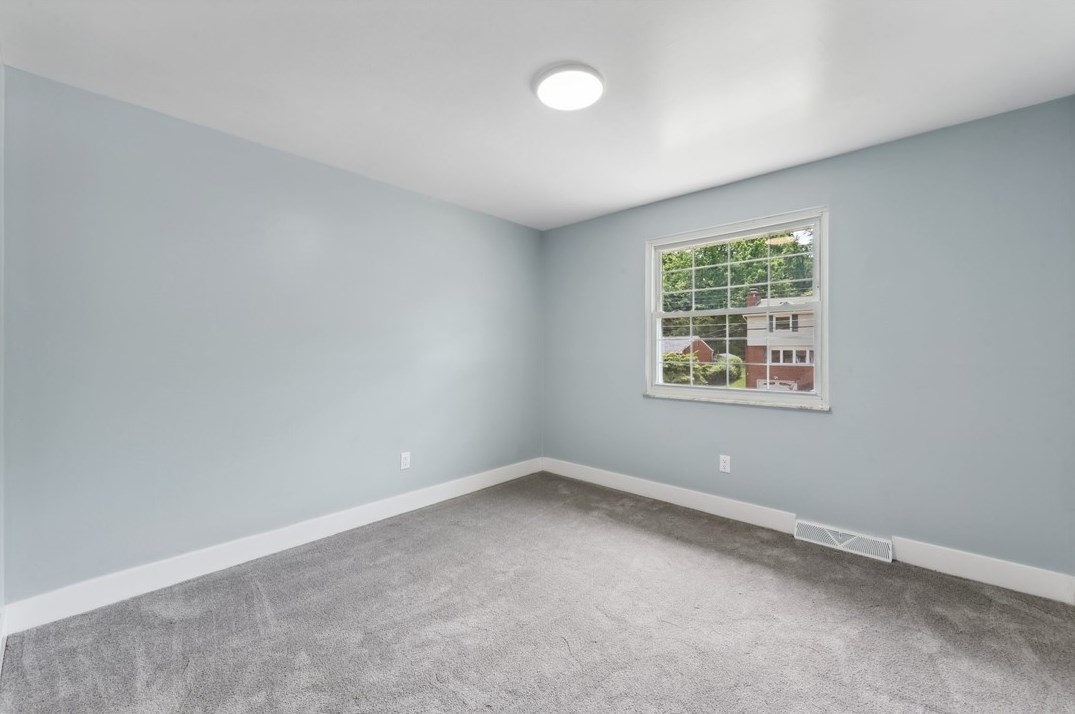 645 Carnival Dr, Pittsburgh PA 15239-2628 exterior