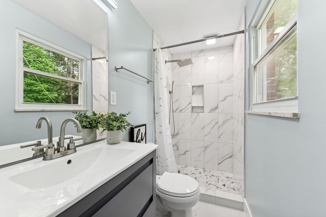 645 Carnival Dr, Pittsburgh PA 15239-2628 exterior