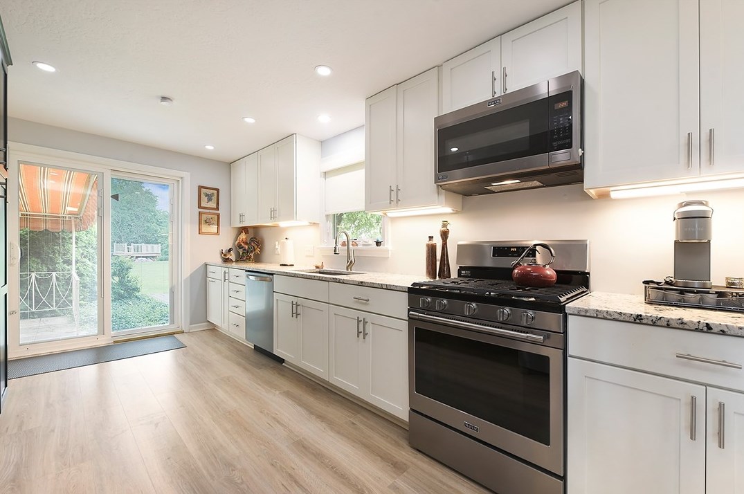 127 Horseshoe Dr, Mckeesport PA  15131-3221 exterior