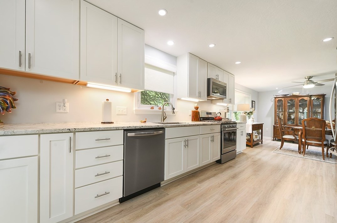 127 Horseshoe Dr, Mckeesport PA  15131-3221 exterior