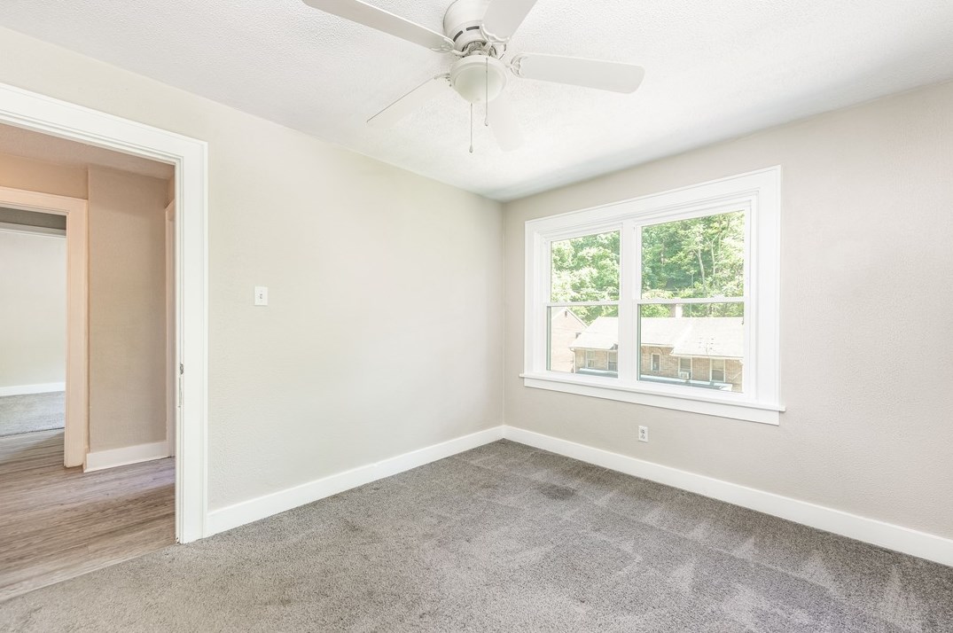 718 Maytide St, Pittsburgh PA  15227-1733 exterior