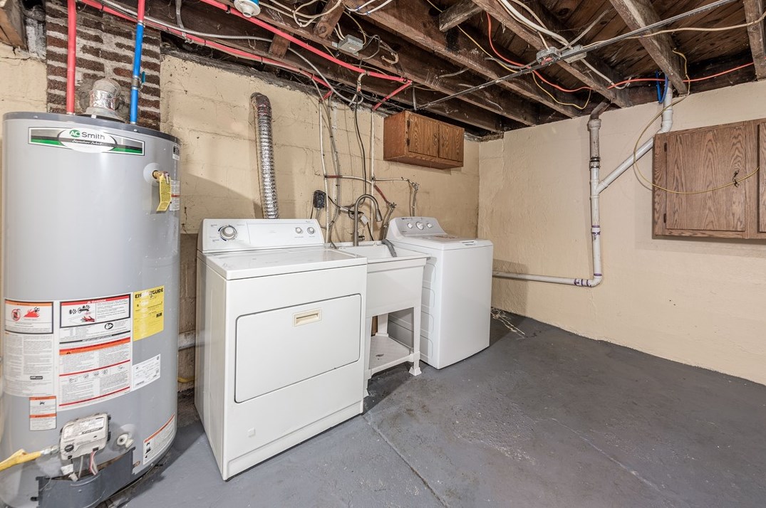 718 Maytide St, Pittsburgh PA  15227-1733 exterior