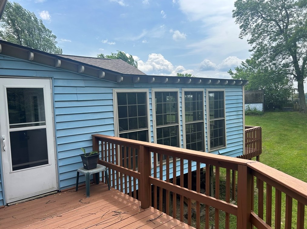 185 Kruest Dr, Freedom PA 15042-2735 exterior