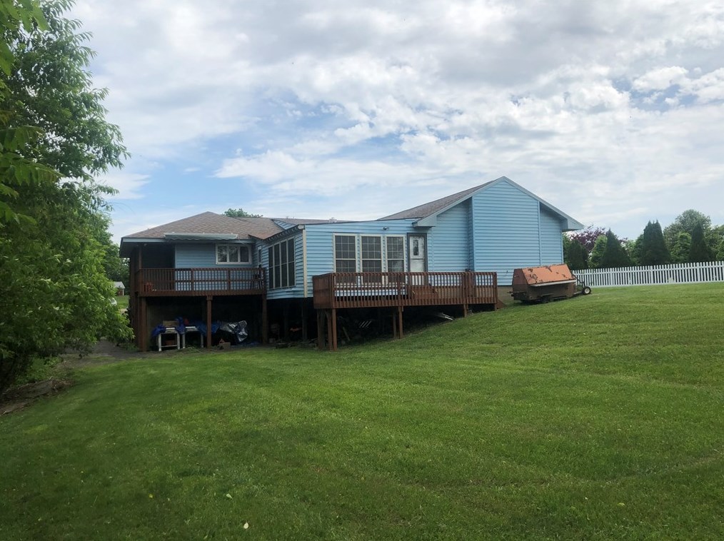 185 Kruest Dr, Freedom PA  15042-2735 exterior