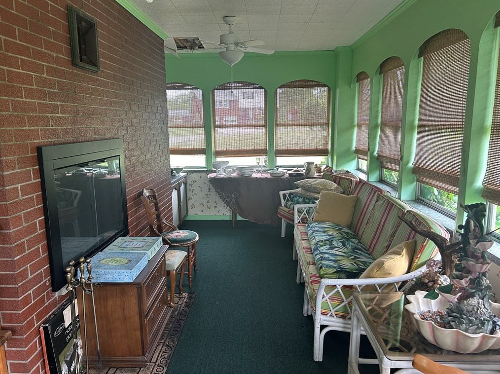 185 Kruest Dr, Freedom PA 15042-2735 exterior