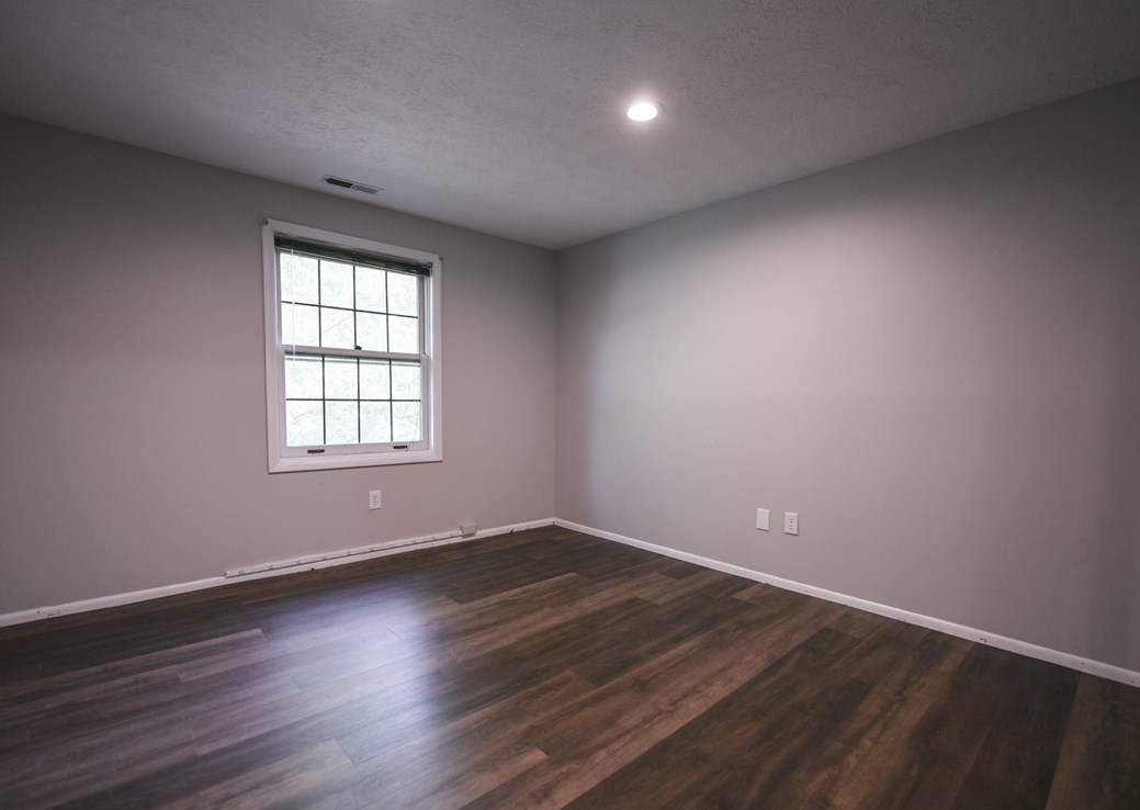 7411 Lighthouse Pt, Pittsburgh PA 15221-2583 exterior