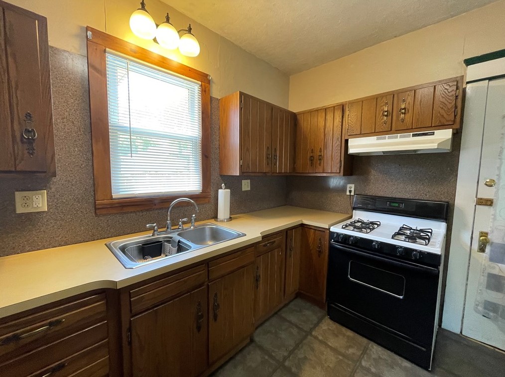 29 Alan Ave, Greenville PA  16125-2117 exterior