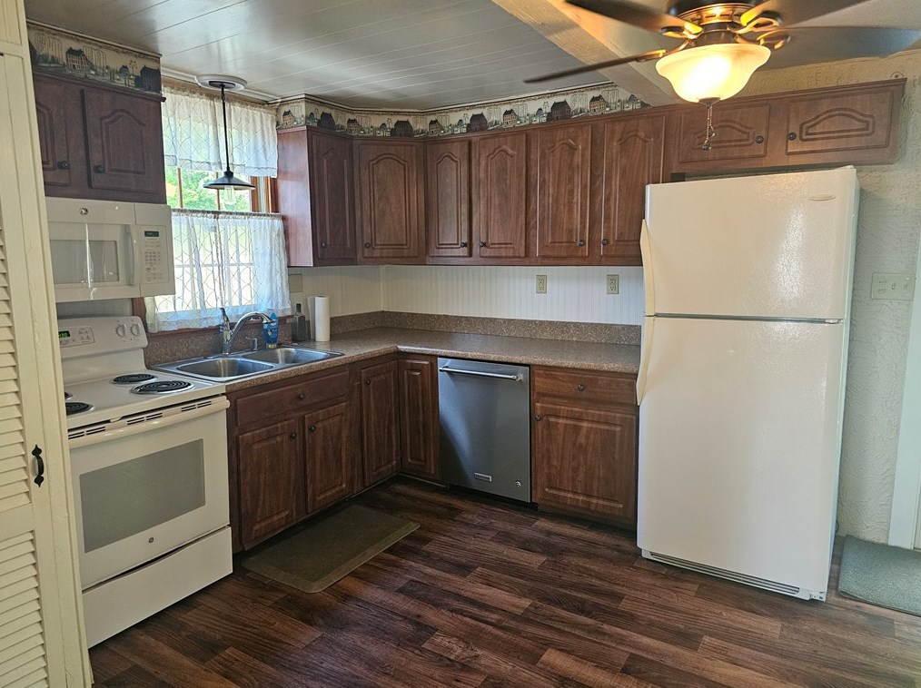 3851 Baker School Rd, Trafford, PA 15085
