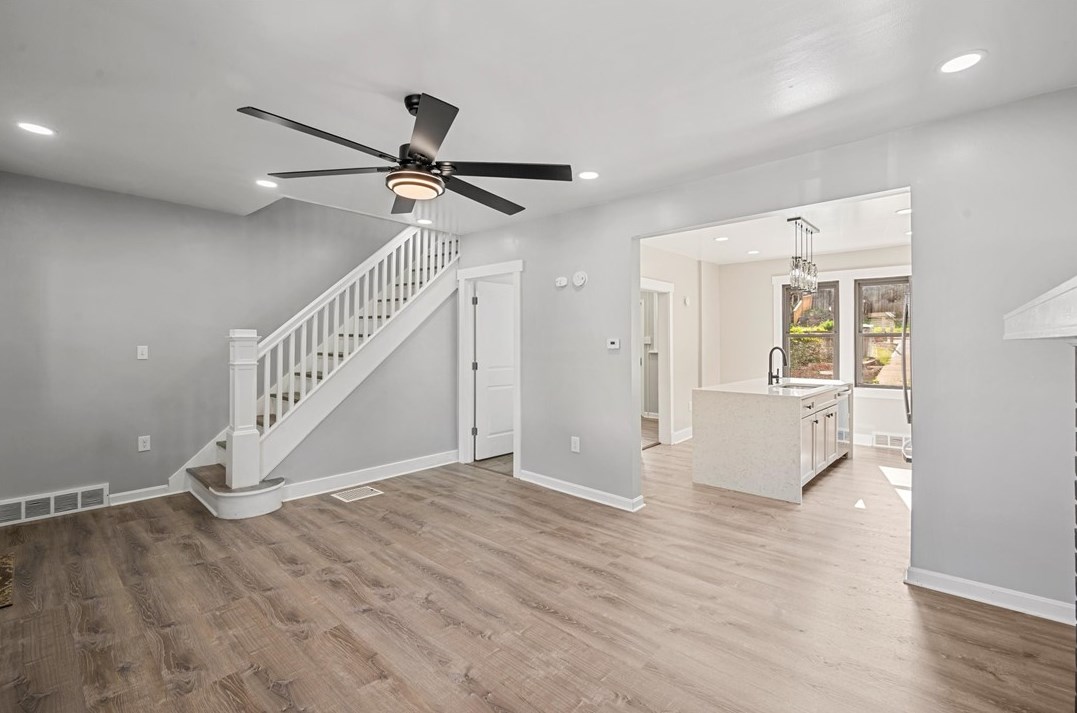 635 Southern Ave, Pittsburgh PA 15211-1945 exterior