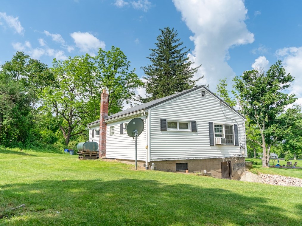 202 Rosy Hill Rd, Lemont Frnce, PA 15456