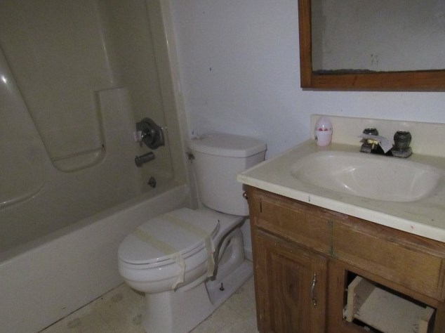 607 12 St, South Connellsville PA  15425-2900 exterior
