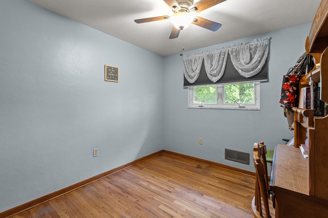 1232 Frd St, Pittsburgh PA 15122-4106 exterior