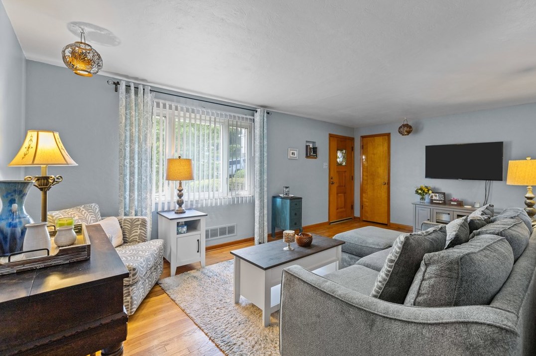 1232 Frd St, Pittsburgh PA 15122-4106 exterior