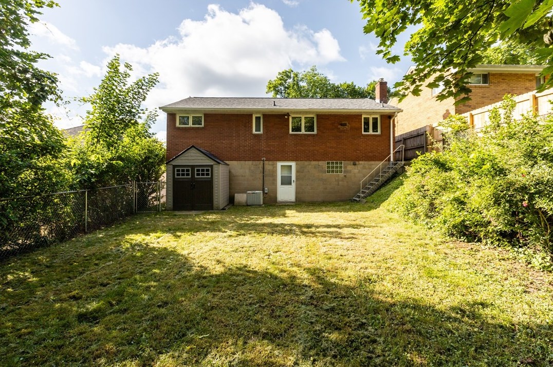 1232 Frd St, Pittsburgh PA 15122-4106 exterior