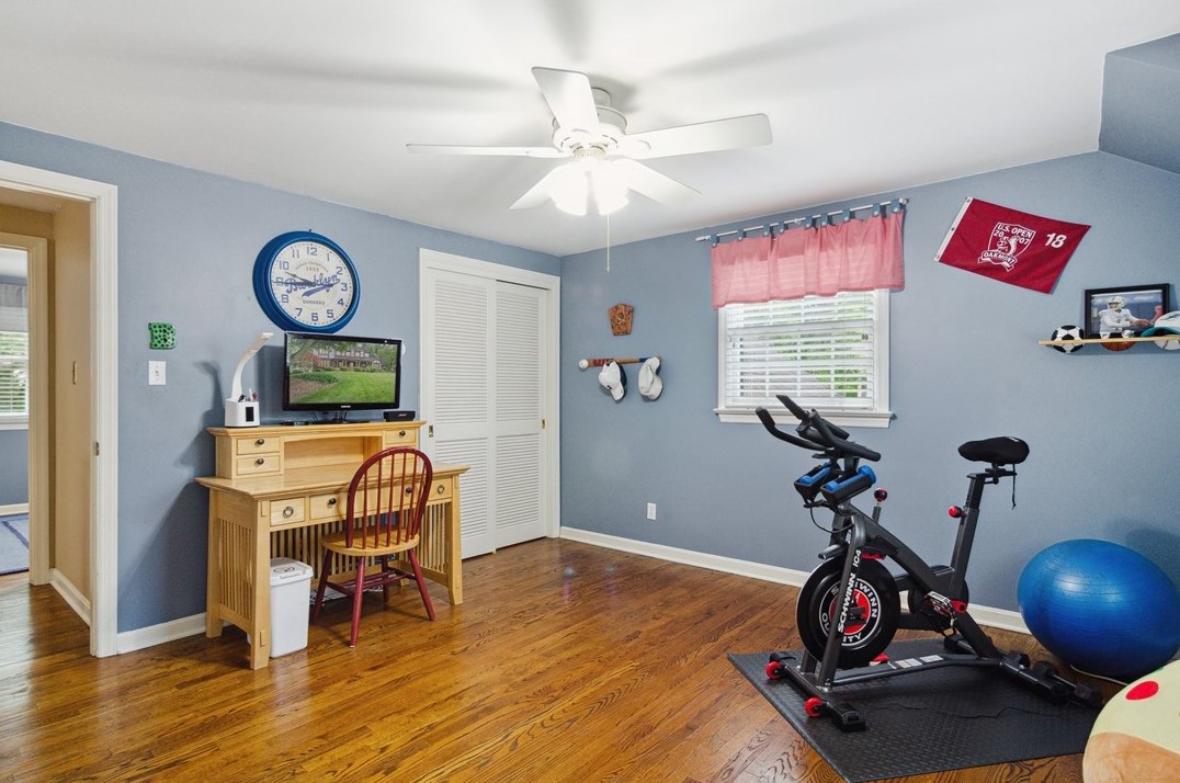 1390 Redfern Dr, Pittsburgh PA 15241-2935 exterior