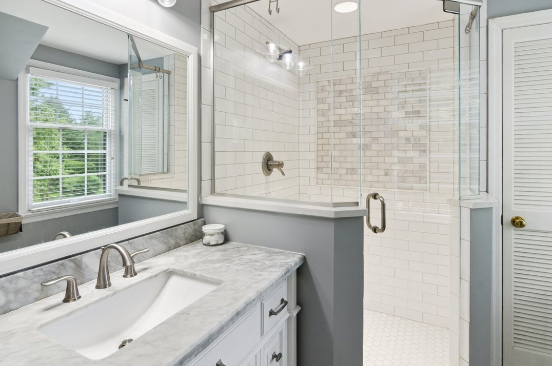 1390 Redfern Dr, Pittsburgh PA 15241-2935 exterior