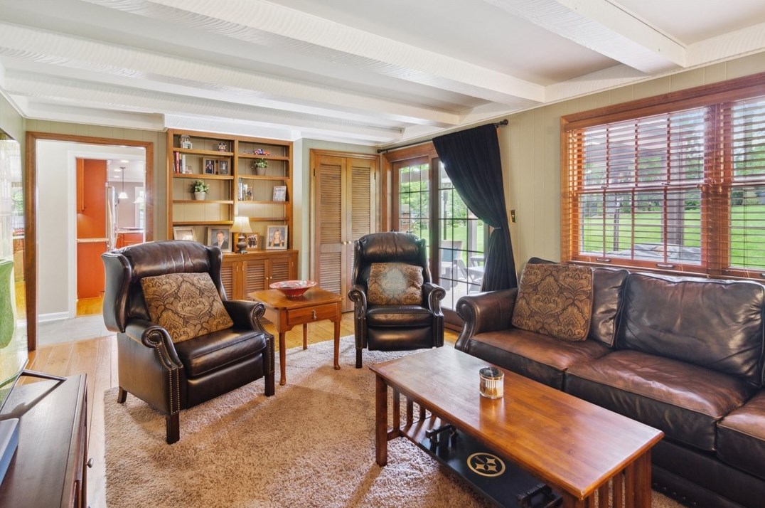 1390 Redfern Dr, Pittsburgh PA 15241-2935 exterior