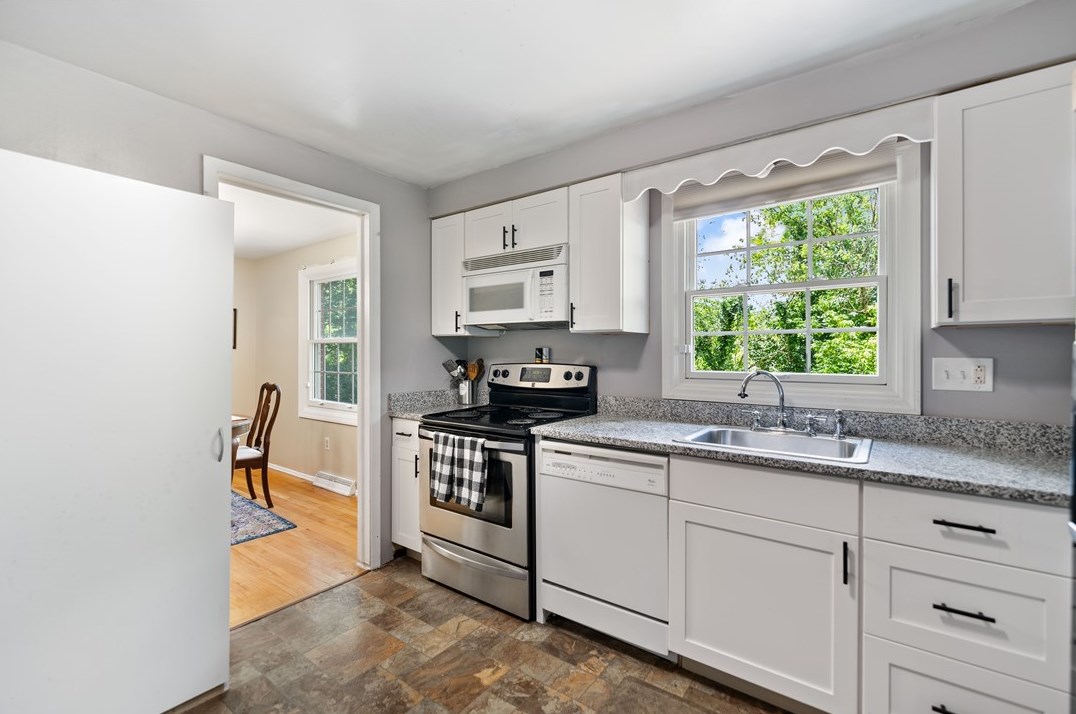 161 Sun Rdg Dr, Pittsburgh PA  15234 exterior