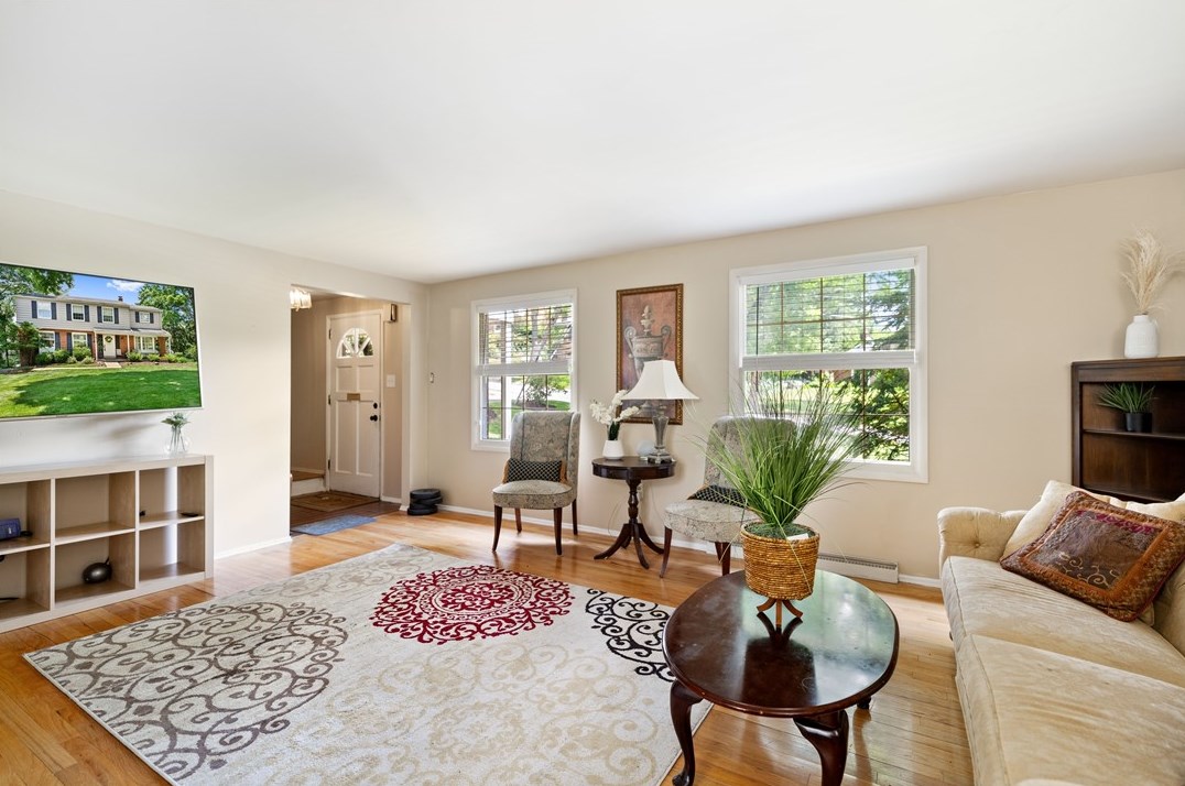 161 Sun Rdg Dr, Pittsburgh PA  15234 exterior