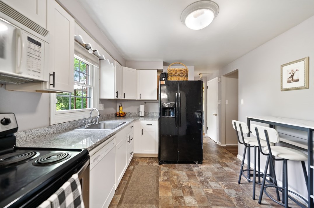 161 Sun Rdg Dr, Pittsburgh PA  15234 exterior