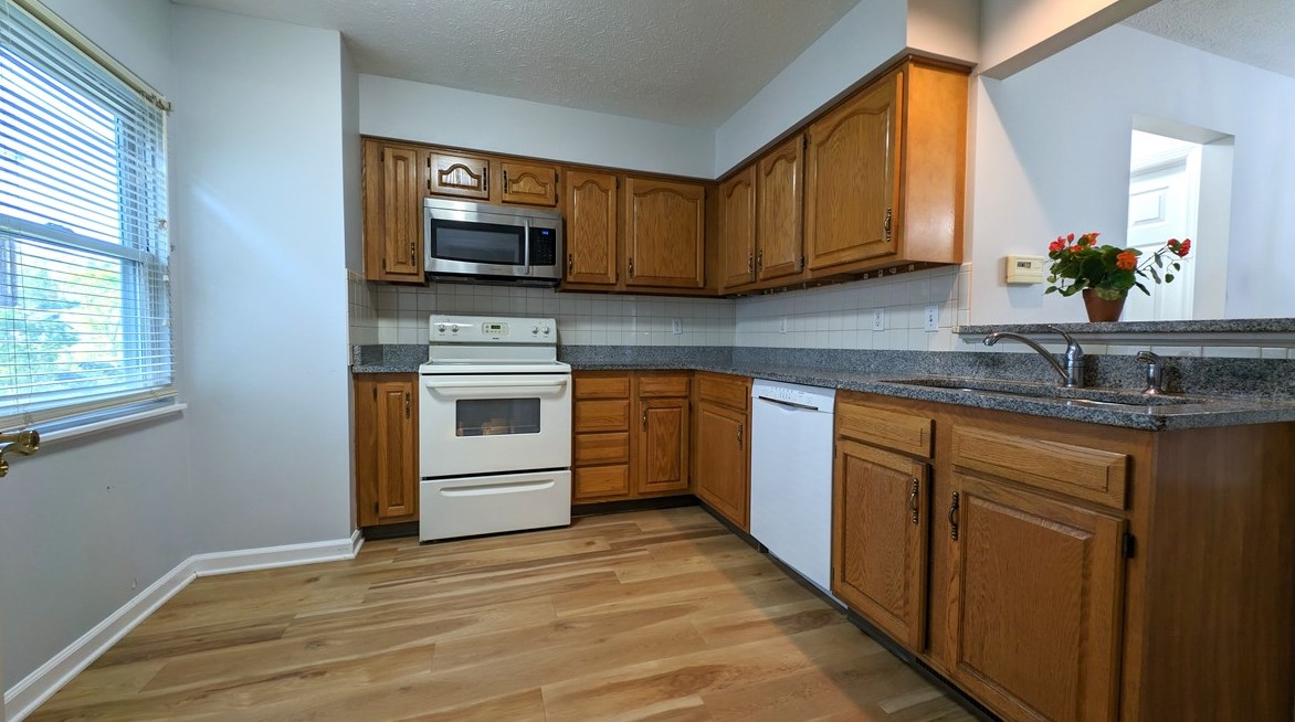 901 Berrington Ct, Bethel Park PA  15102-3138 exterior