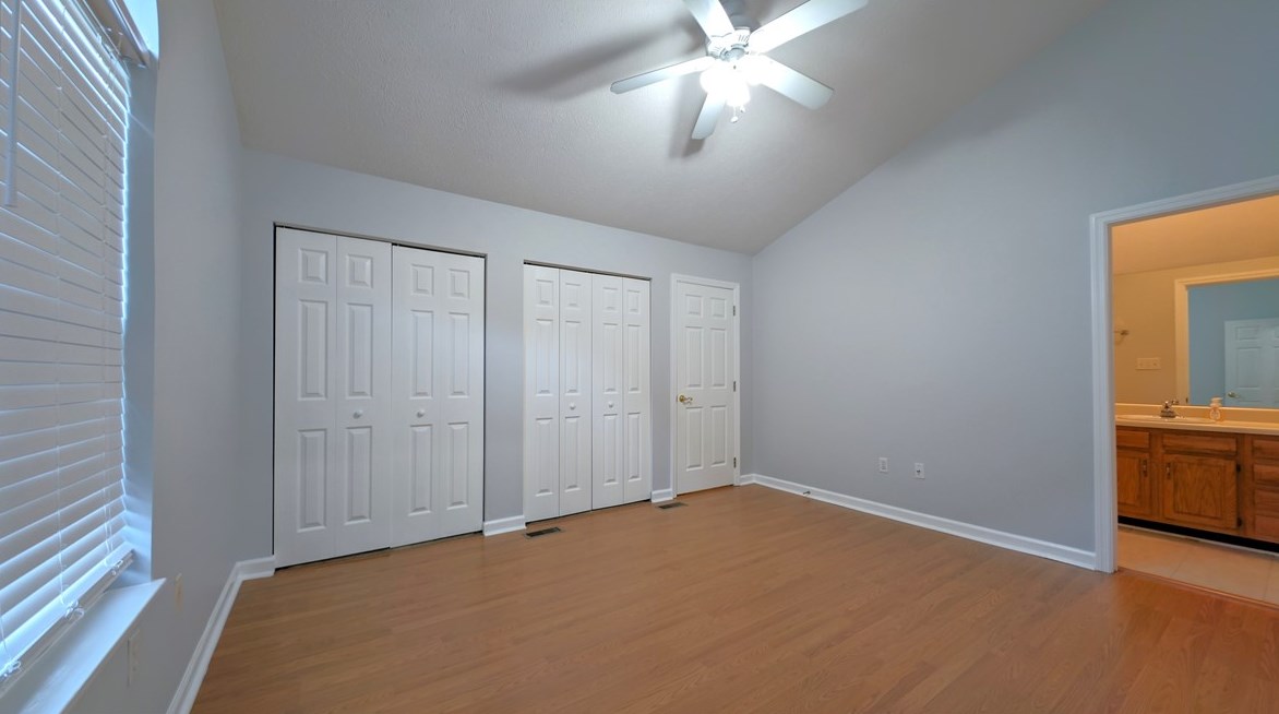901 Berrington Ct, Bethel Park PA  15102-3138 exterior