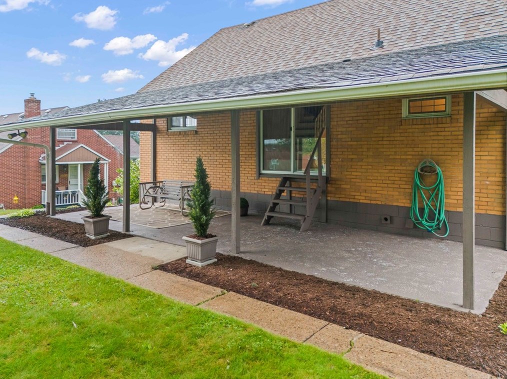 4802 Lolly Dr, Monroeville PA 15146-3628 exterior