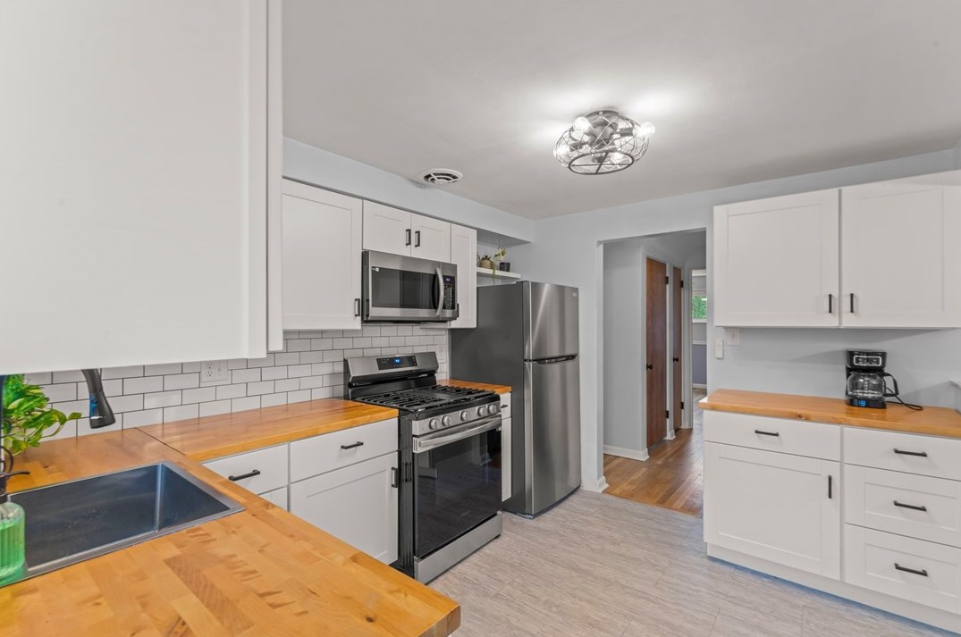 4802 Lolly Dr, Monroeville PA 15146-3628 exterior