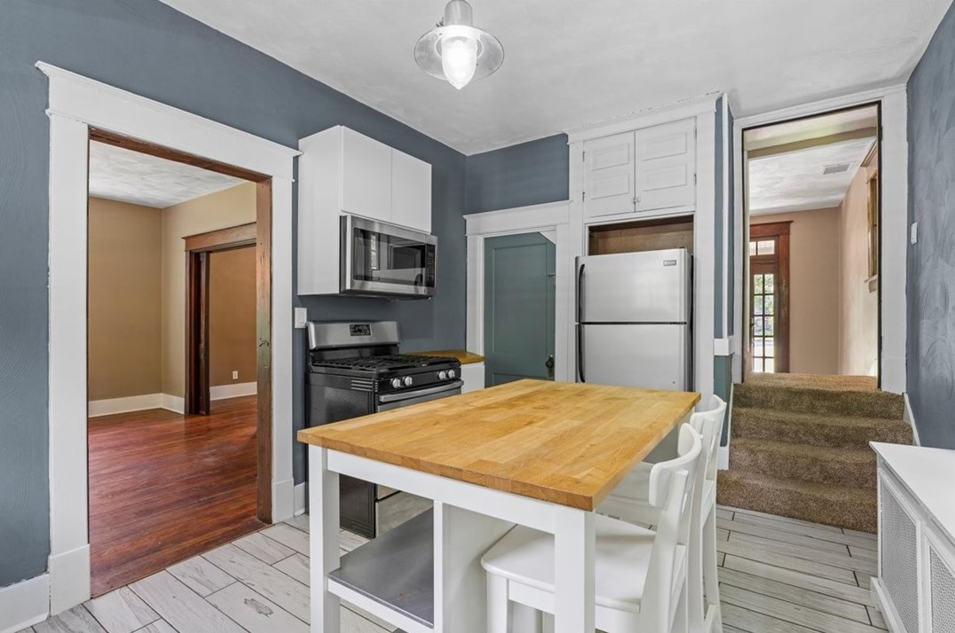 4354 Armorhill Ave, Whitaker PA  15120-1203 exterior