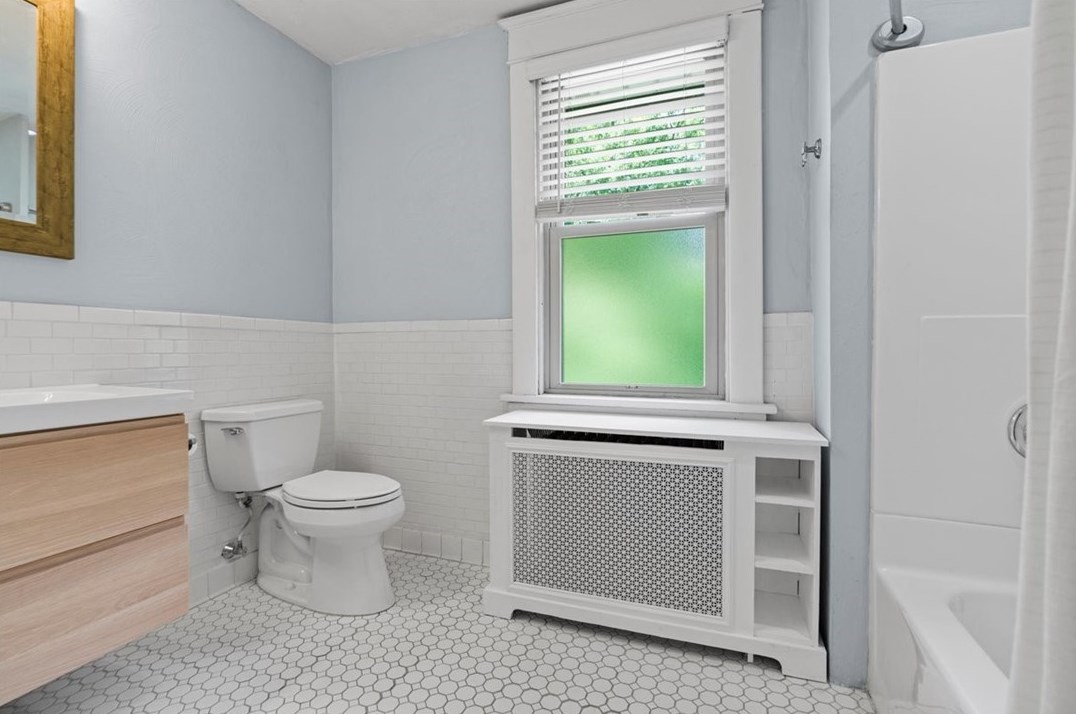 4354 Armorhill Ave, Whitaker PA  15120-1203 exterior