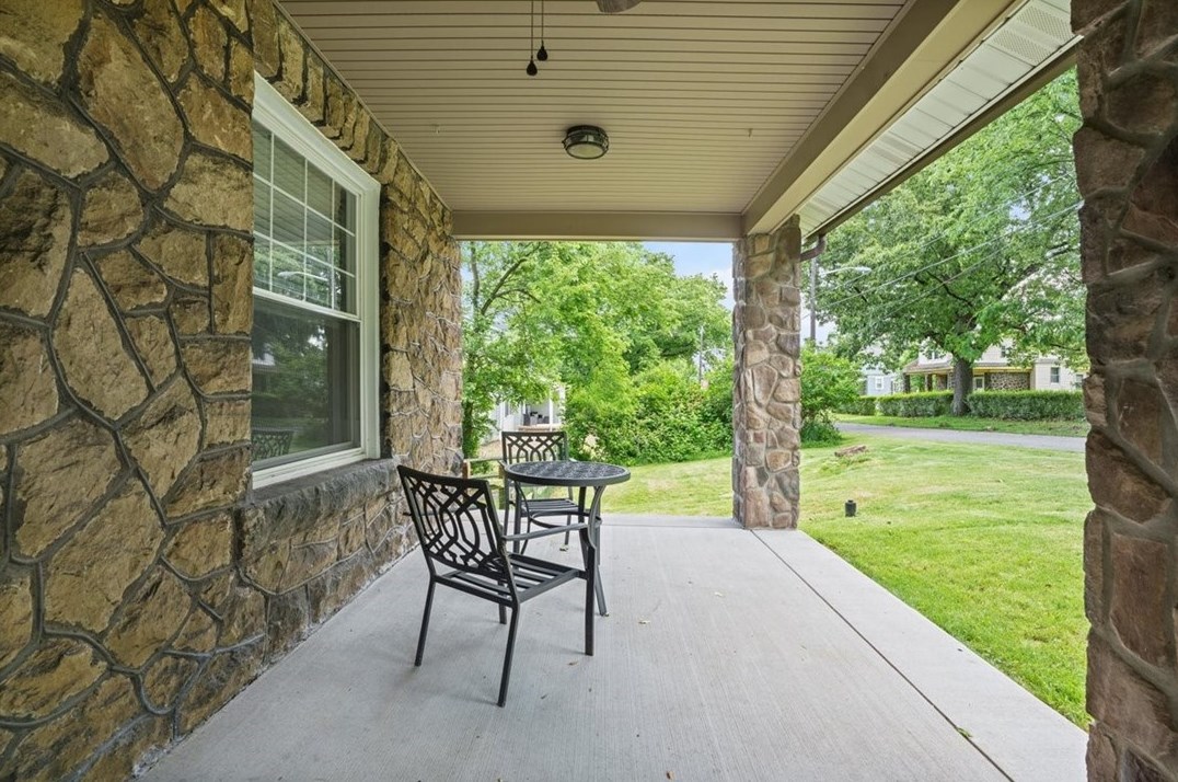 4354 Armorhill Ave, Whitaker PA  15120-1203 exterior