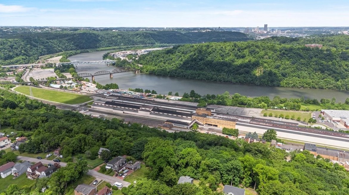 4354 Armorhill Ave, Whitaker PA  15120-1203 exterior